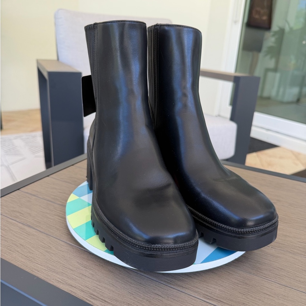 Forever 21 Black Ankle Boots - Picture 3 of 13